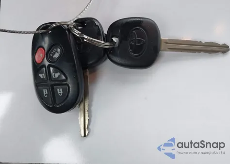 2012 Toyota Sienna Xle 7 Passenger z USA, uszkodzony, nr VIN 5TDDK3DC7CS047092